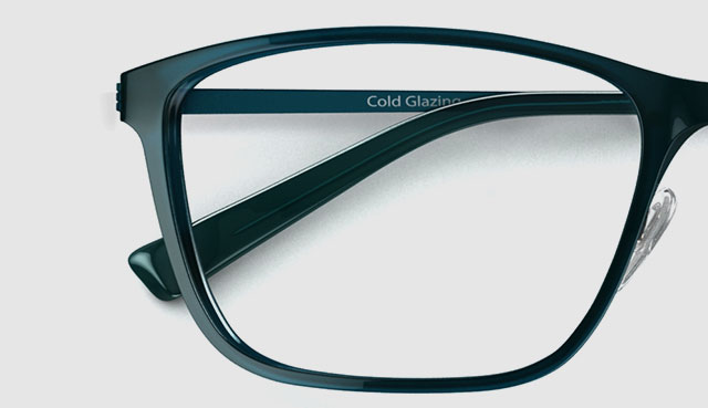 Monturen voor dames en heren gemaakt van 'geheugenkunststof' zijn comfortabel en licht van gewicht en zijn nu, naast een scala aan andere innovatieve montuureigenschappen, beschikbaar op Specsavers.