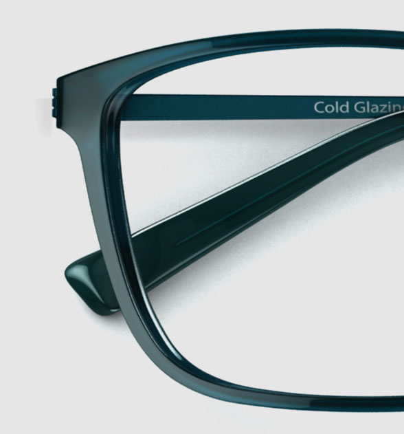Monturen voor dames en heren gemaakt van 'geheugenkunststof' zijn comfortabel en licht van gewicht en zijn nu, naast een scala aan andere innovatieve montuureigenschappen, beschikbaar op Specsavers.